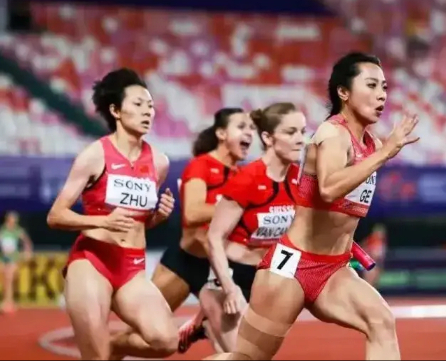 火力全开!田径比赛数据创纪录 火力全开!田径比赛数据创纪录